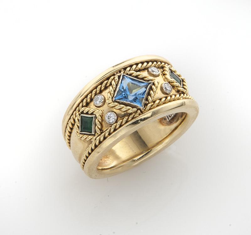 18K Gold, blue topaz & diamond ring. (1 of 3)
