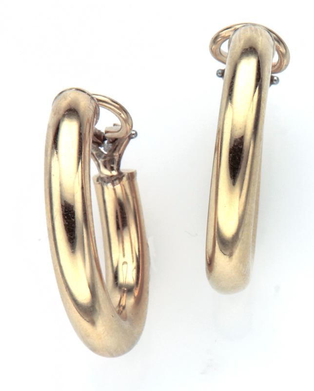 Pr. 18K yellow gold earclips. (1 of 2)