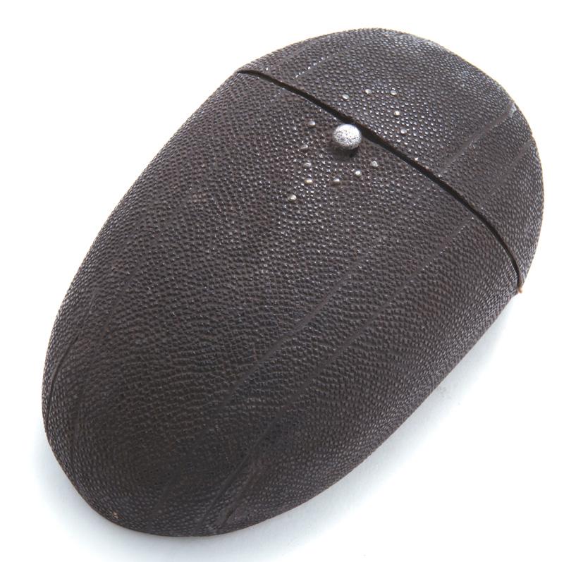 Antique shagreen cased neccessaire (1 of 6)