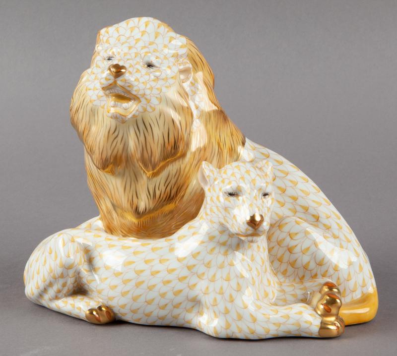 Large Herend lion and lioness figure, (1 of 13)