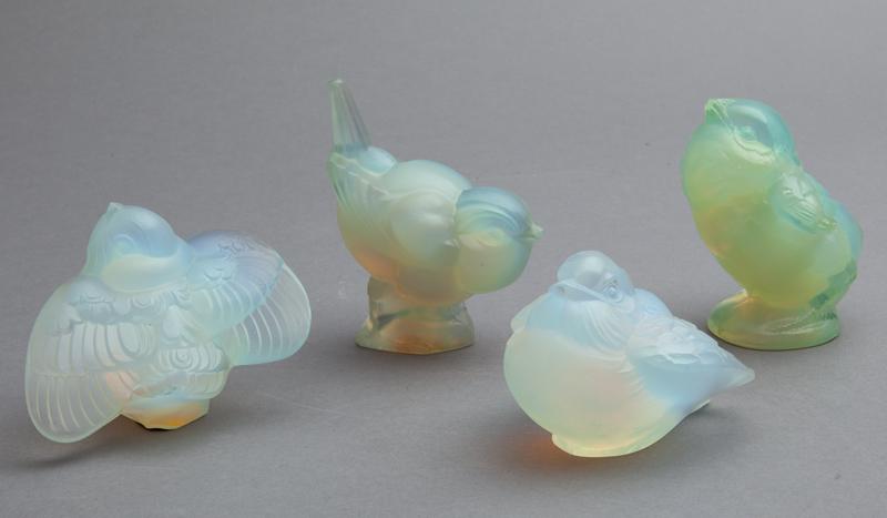 (4) Sabino opalescent glass birds. (1 of 13)