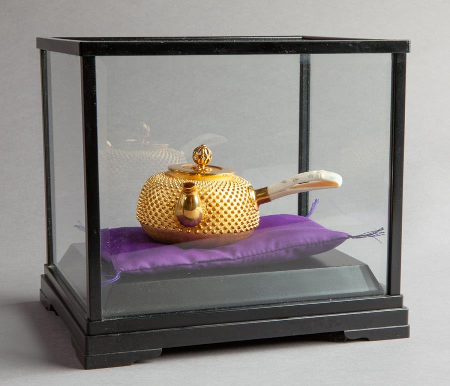 Japanese pure gold teapot, (1 of 13)