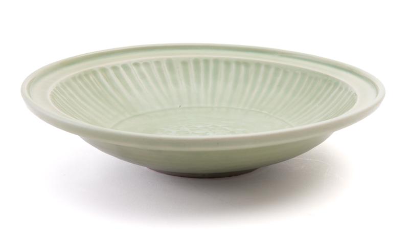 Chinese Ming Longquan celadon porcelain charger (1 of 5)