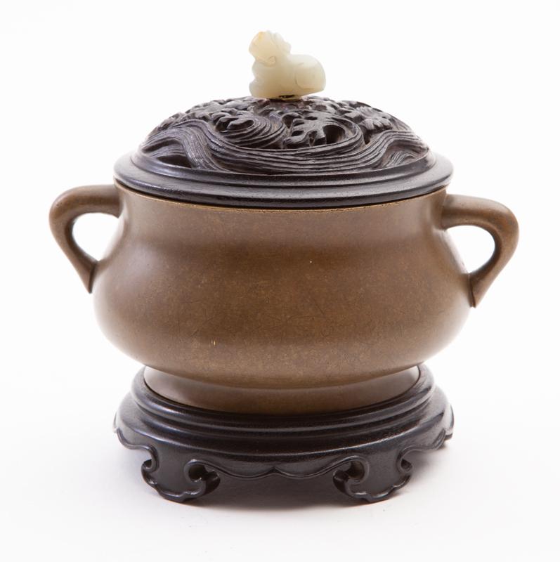 Chinese Qing bronze incense burner (1 of 11)