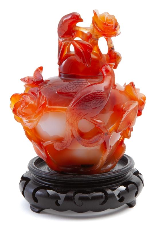 Chinese Qing carved agate jar (1 of 13)