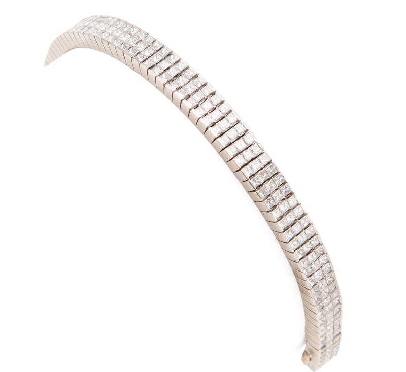 18K Gold & 7.60 ct. diamond tennis bracelet, (1 of 4)