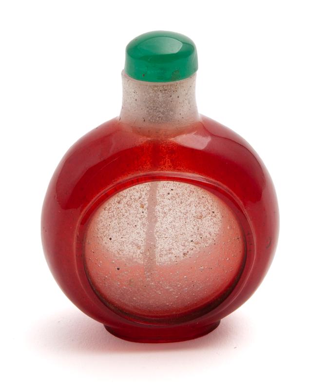 Chinese Qing ruby red peking glass snuff bottle. (1 of 6)