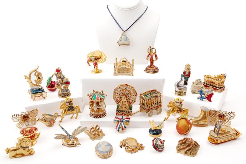 (35) Estee Lauder enamel & crystal perfumes, (1 of 11)