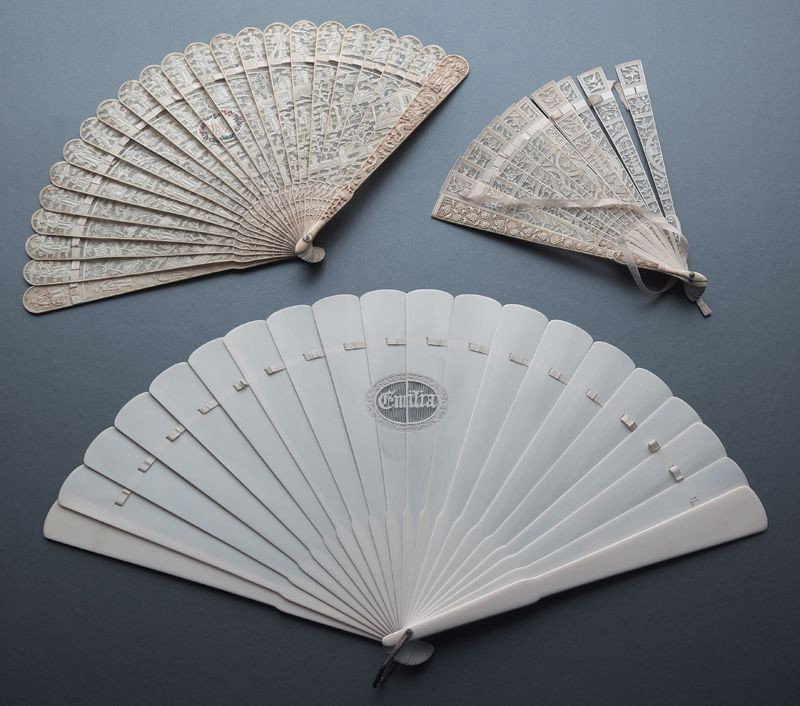 (3) Chinese Qing carved ivory fans: (International buyers should note that several countries do not allow the importation of lots containing materials made from endangered species. This includes, but is not limited to, ivory, coral and 