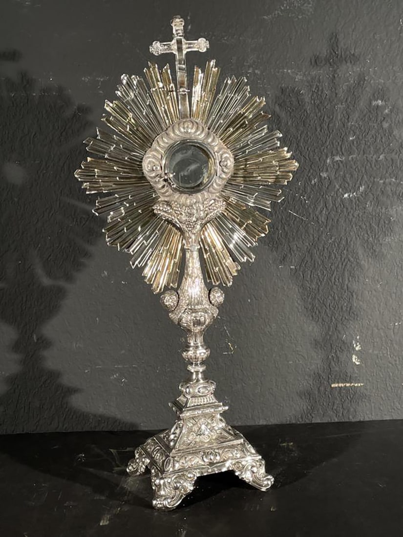 LUNA ANGELS ALTAR MONSTRANCE (1 of 5)