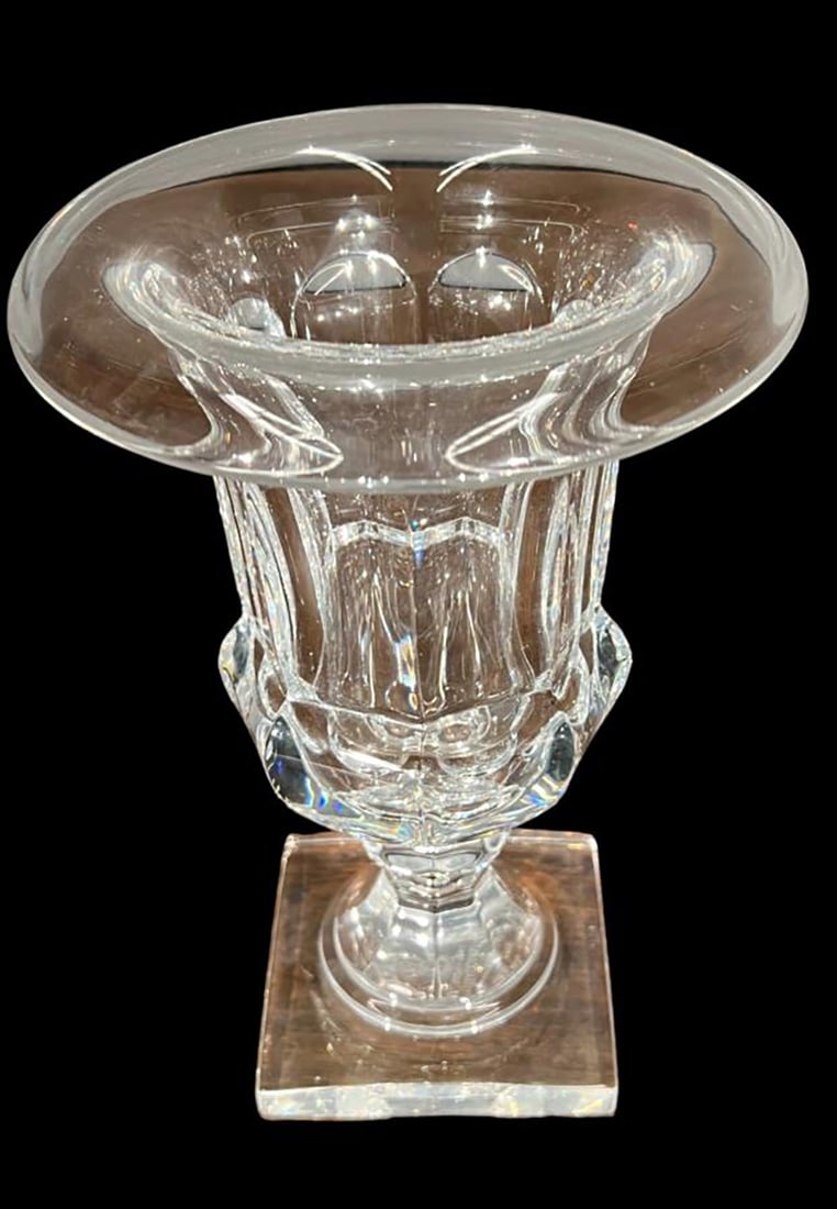 BACCARAT CRYSTAL URN - VASE (1 of 3)