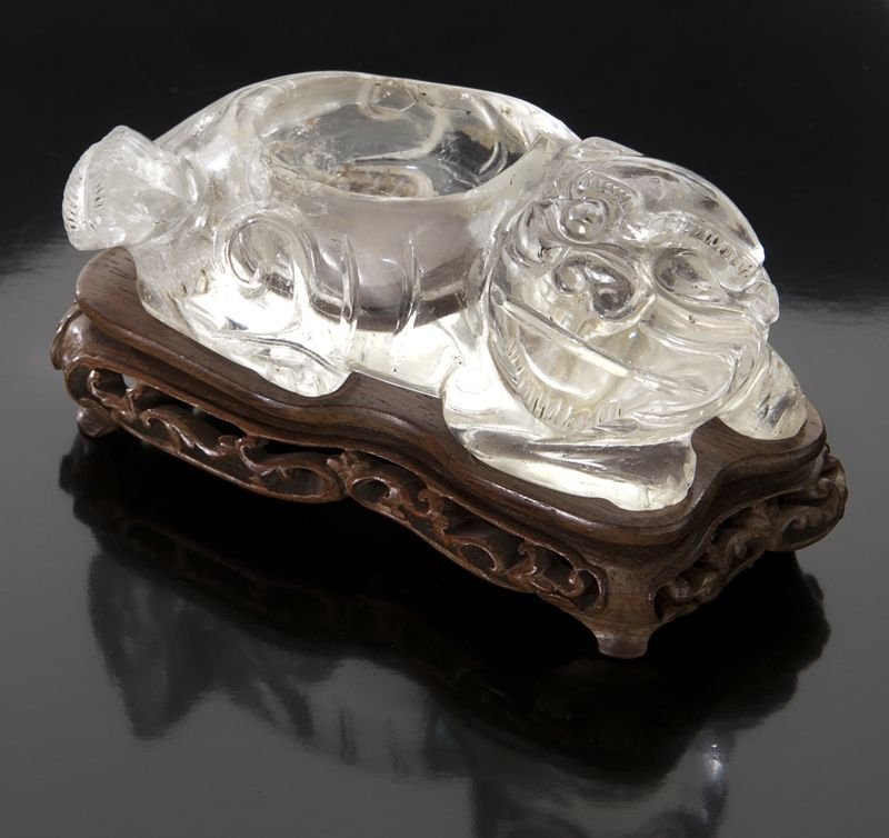 Chinese Qing carved rock crystal brush washer: Chinese Qing carved rock crystal brush washer depicting a foo dog. 2.5"H x 4"W, Circa - 19th C.
