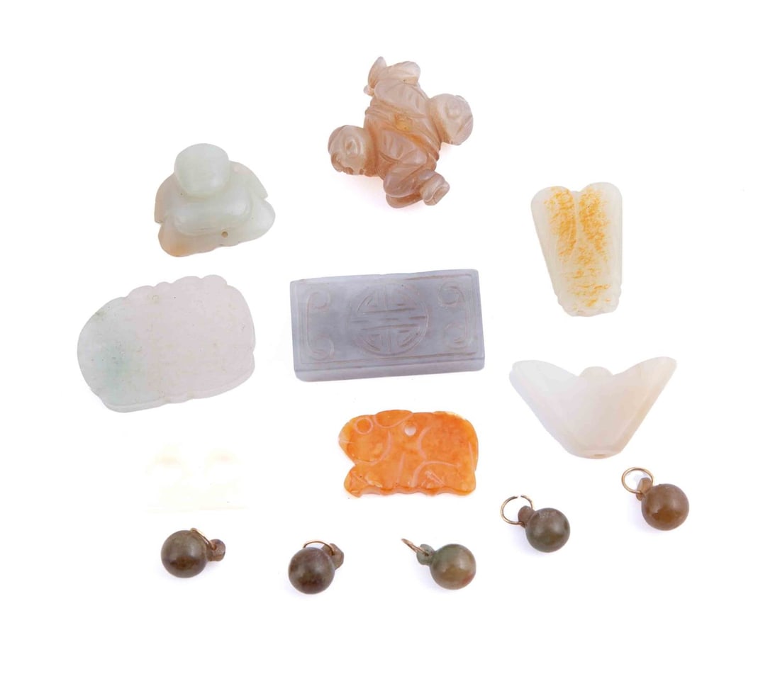 13 pieces Chinese Qing Carved Jade (1 of 13)