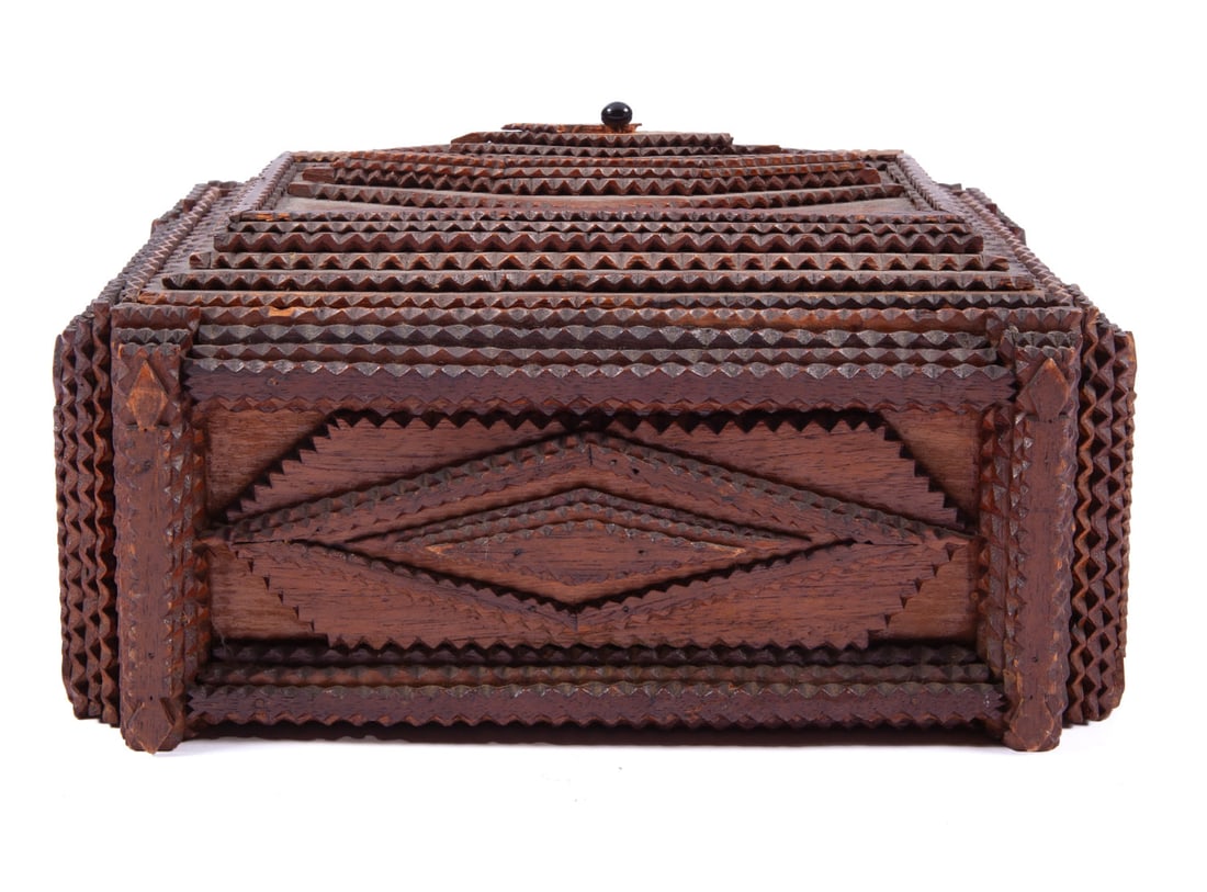 Vintage Van Artevelde Tramp Art Carved Box (1 of 9)