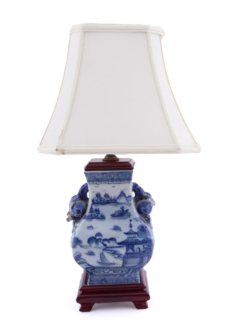 Blue Willow Porcelain Lamp on Wooden Base (1 of 7)