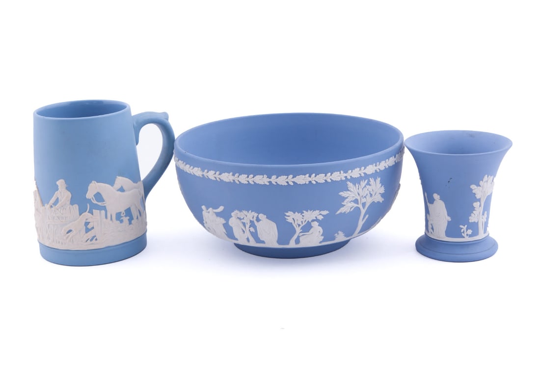 Three Pieces Wedgwood Jasperware (1 of 11)