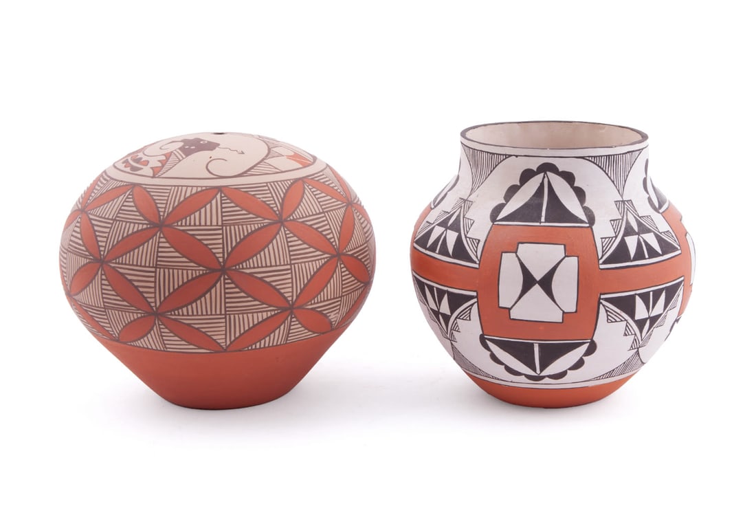 Pair of Hand Coiled Native American Vases by Lee Ann Cheromiah and A. Tafoya Jemez (1 of 9)