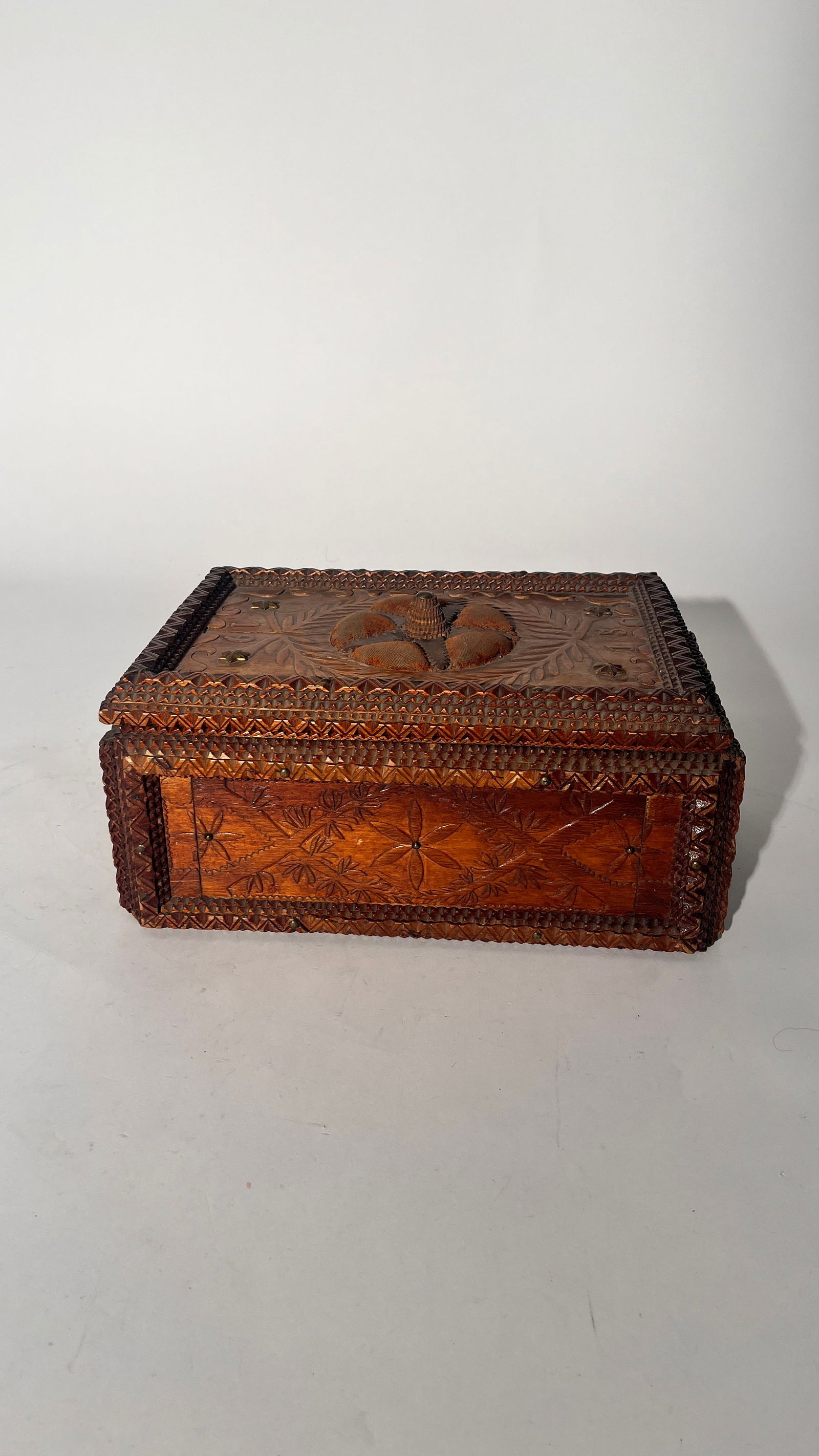 Large Antique Tramp Artisan Folk Sewing Box (1 of 11)