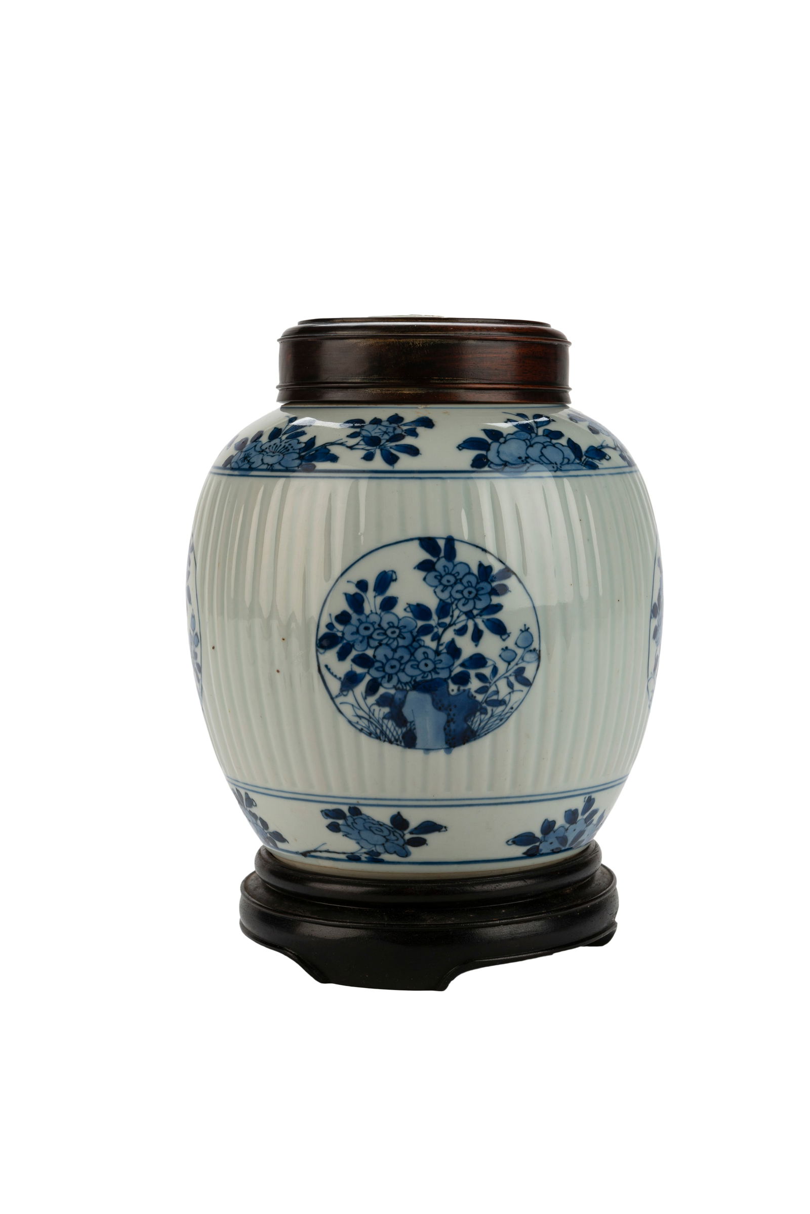 Chinese Qing Blue And White Porcelain Jar (1 of 7)