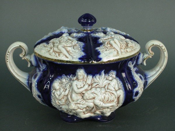 Large Italian, ceramic tureen with lid