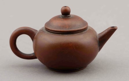 Small Chinese Yixing Zisha Teapot