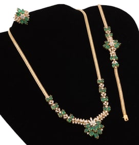 Ladies Vintage Emerald and Diamond Necklace, Bracelet, and Ring Set