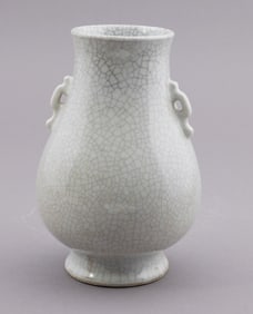 19th-Century Chinese Crackle Glaza Pear Shaped Vase, In The Manner of Qing Dynasty