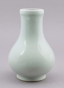 Chinese Celadon Glazed Pear Shaped Vase, In The Manner of Qing Dynasty