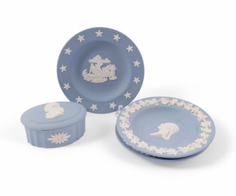 Four Presidential Pieces by Wedgwood Jasperware