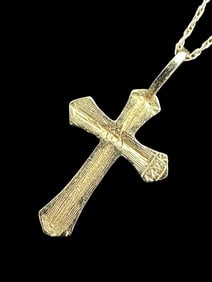 Ladies 14kt Gold Cross Pendant with Necklace