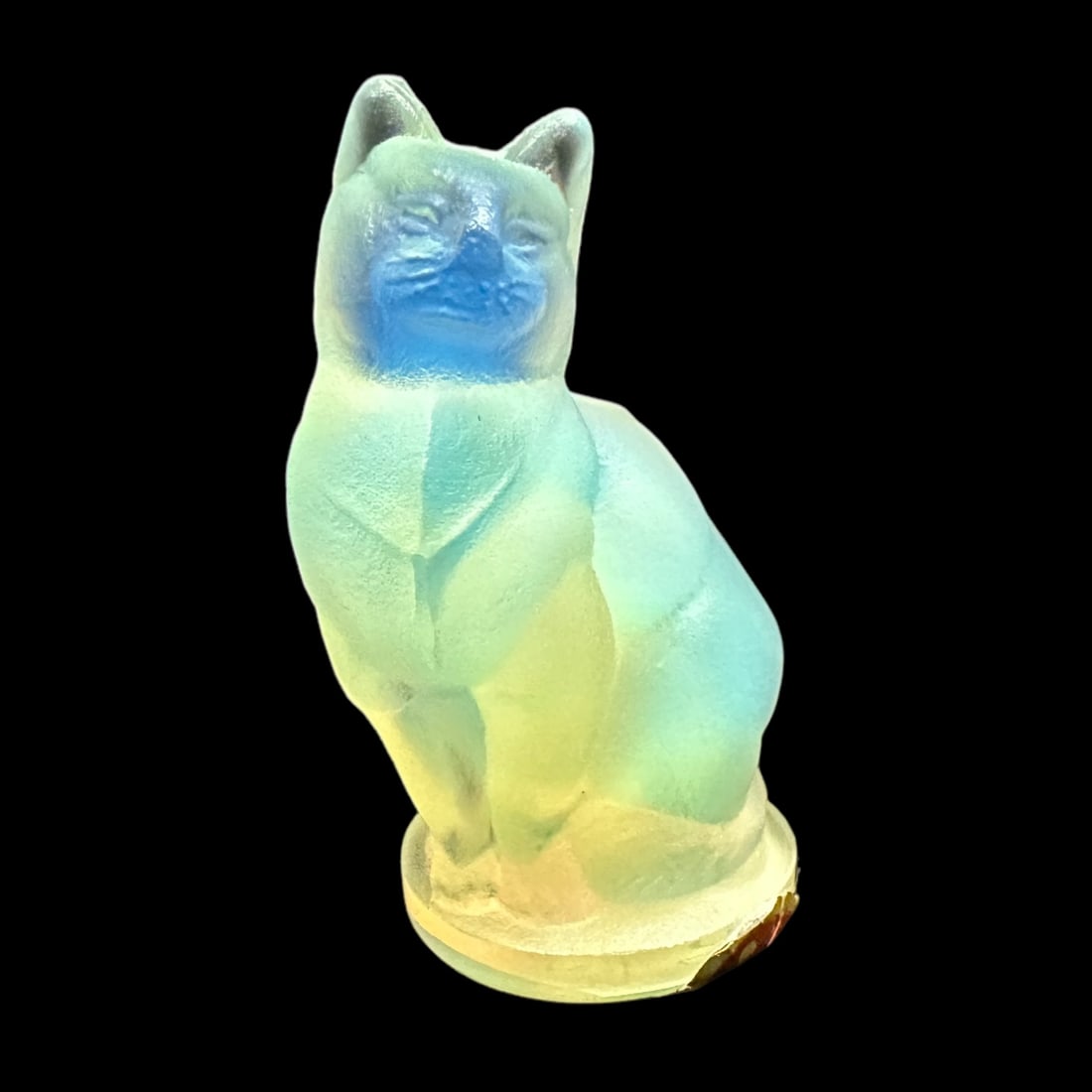 Vintage Sabino Glass Opalescent Cat Figurine: A lovely cat figurine by Sabino. Signed with red and gold foil label. Measuring just under H 2 x W 1.5 x D 1.5 inches. Excellent condition.