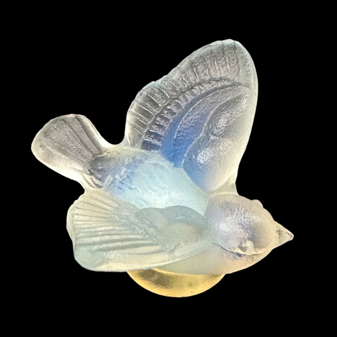 Sabino Miniature Sparrow Glass Figurine: A cute glass figurine by Sabino - Opalescent glass sparrow measuring H 1 x W 2 x D 2 inches. Excellent condition.