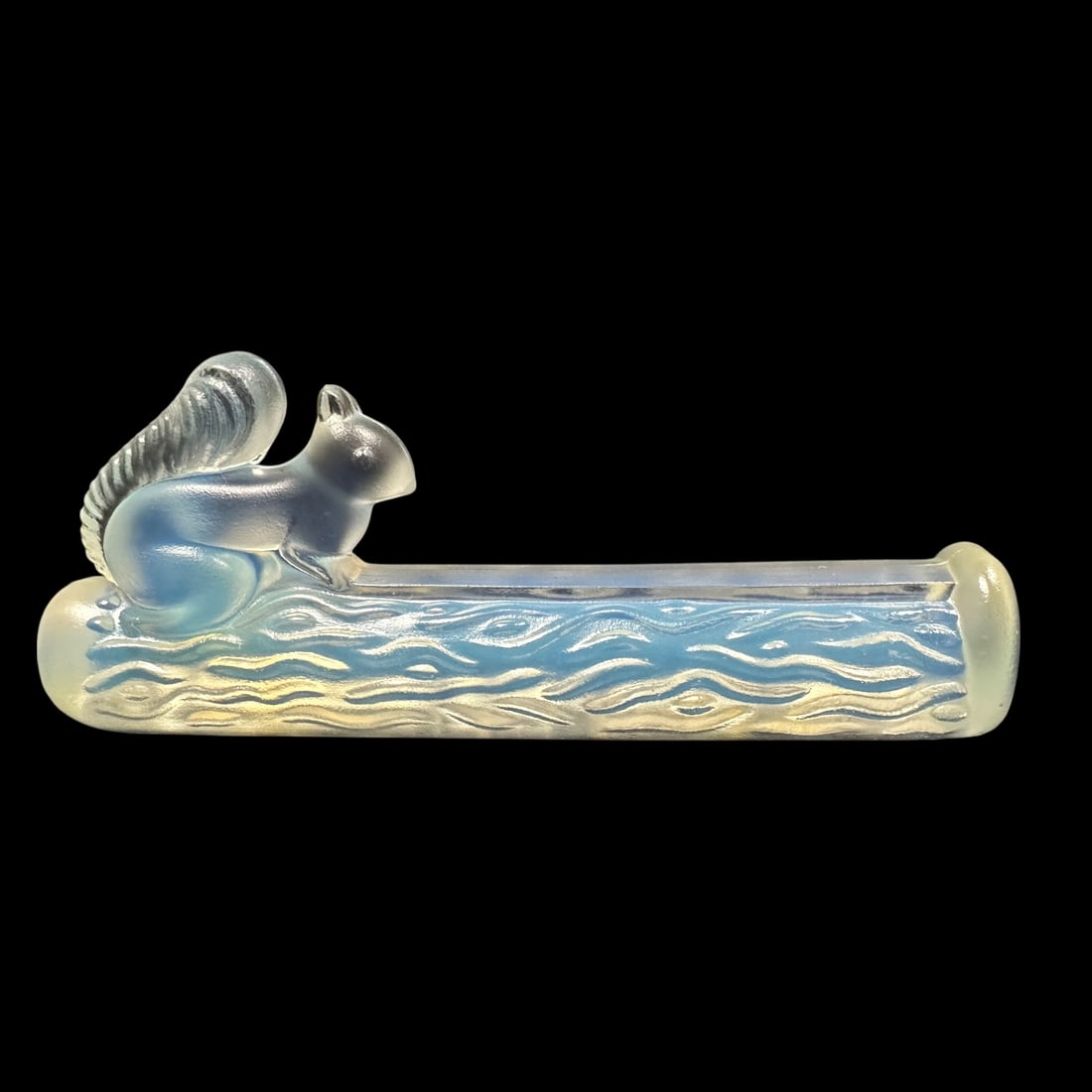 Sabino Opalescent Squirrel: A cute squirrel by Sabino on opalescent glass. Measuring H 2 x W 3.5 x D 2 inches. Mint condition.