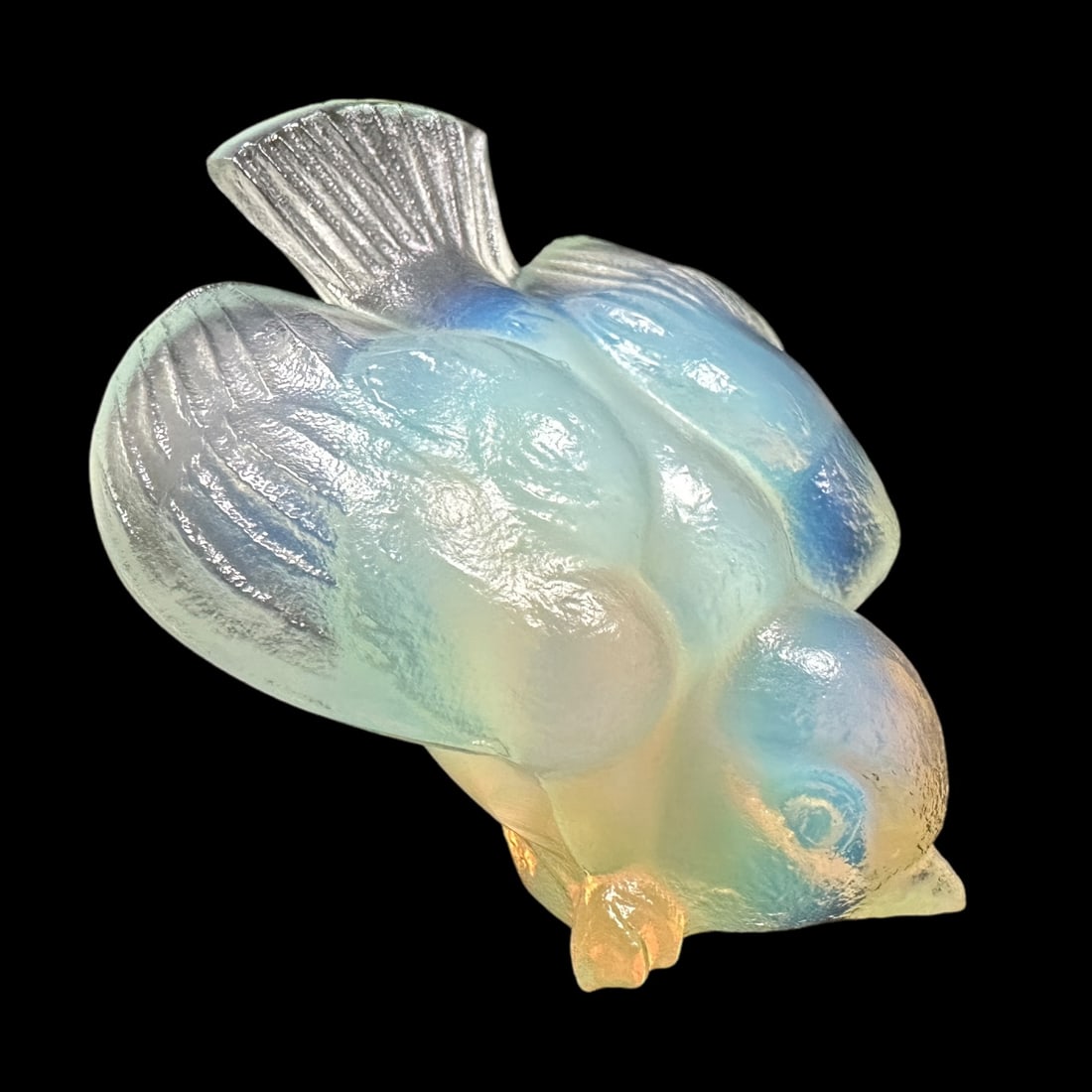Sabino Opalescent Sparrow: A Sabino opalescent glass sparrow. Measuring H 2 x W 2.5 x D 2 inches. Mint condition.
