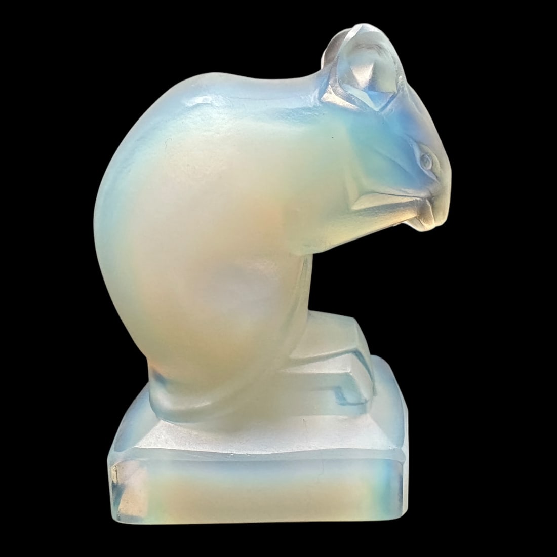 Sabino Art Glass Mouse: A cute mouse by Sabino in opalescent glass. Measuring H 2.5 x W 2 x D 2 inches. Signed Sabino France in script. Mint condition.