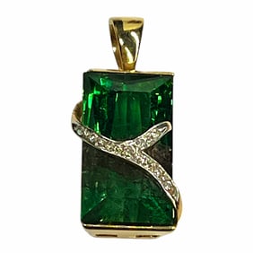 Ladies Vintage 14K Yellow Gold Green Tourmaline and Diamond Pendant
