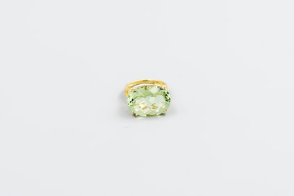 Ladies Vintage 9K Yellow Gold Green Amethyst Ring