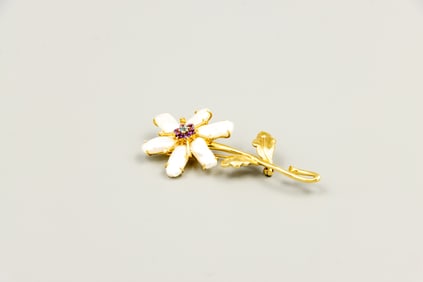 Ladies 14K Gold Fresh Water Pearl and Diamond Brooch