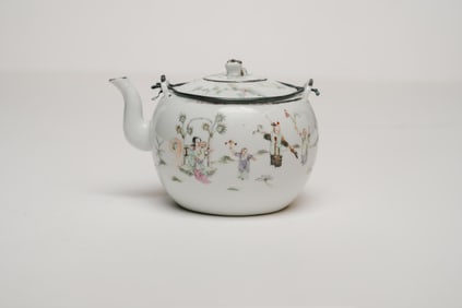Antique Chinese Porcelain Tea Pot