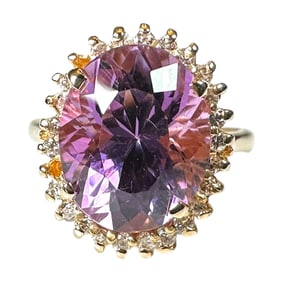 Ladies Vintage 14k Yellow Gold Ring with One Oval Amethyst and 24 Small .01 Carat Diamonds