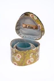 Antique Victorian Celluloid Cuff and Collar Box with Two Collars
