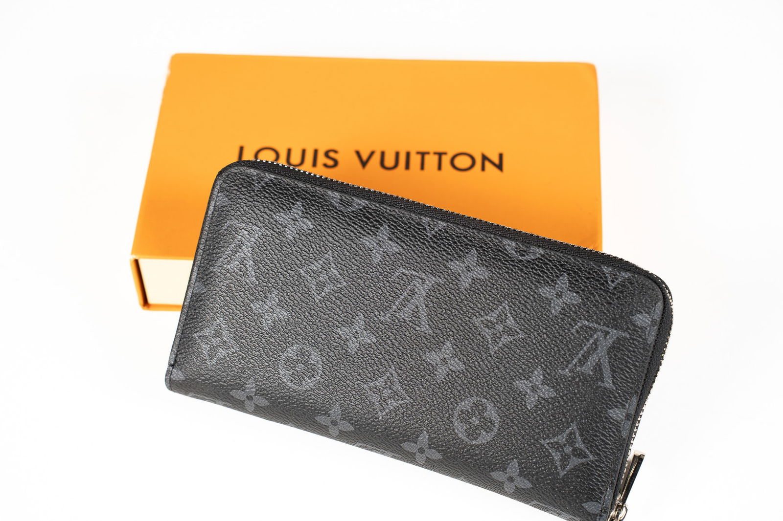 Louis Vuitton Black Zippy Organizer Wallet (1 of 3)