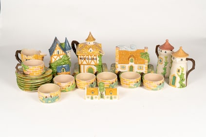 French Faience Henriot Quimper Maillard 21-Piece Tea and Coffee Set