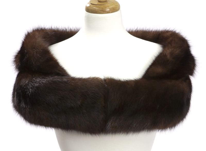 Vintage brown mink fur shoulder wrap: Vintage brown mink fur shoulder wrap with hook closure to the front. 43.5"L, Circa - 20th C.