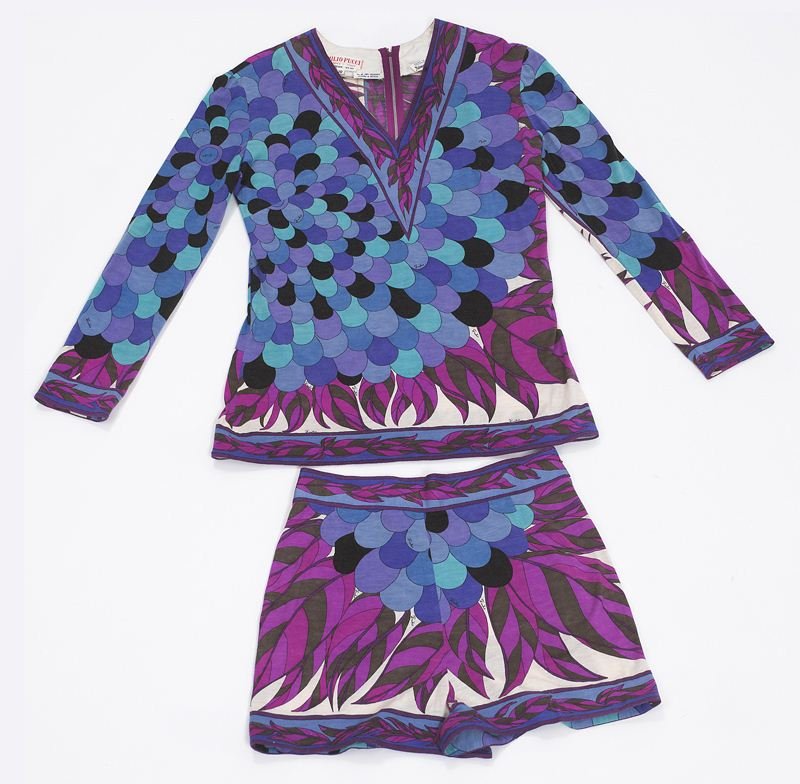Retro Emilio Pucci size 10 printed knit set: Retro Emilio Pucci size 10 printed knit set comprising a tunic and hot pants in a pink, crimson, turquoise, black, purple, blue, and white design in a cashmere-silk jersey blend, the tunic measuring 2