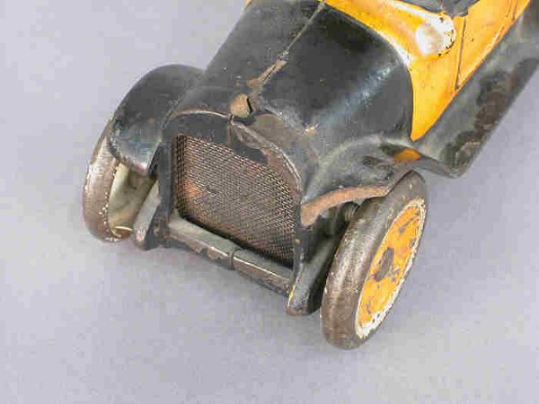 1920's "Arcade" Yellow Cab bank - 3