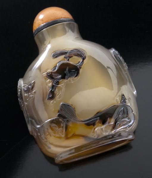 Chinese Qing cameo agate snuff bottle,: Chinese Qing cameo agate snuff bottle, of rounded-corner square form, carved on the front with a family of five squirrels, including two mating ones, the natural inclusions skillfully utilized to crea