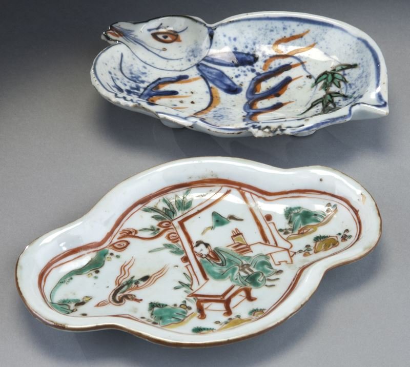 (2) Important Chinese Ming Tianqi porcelain trays.: (2) Important Chinese Ming Tianqi porcelain trays. (1) hare form, possibly belonging to a special group of Tianqi porcelain commissioned for the Japanese high-end market for tea service (for a similar