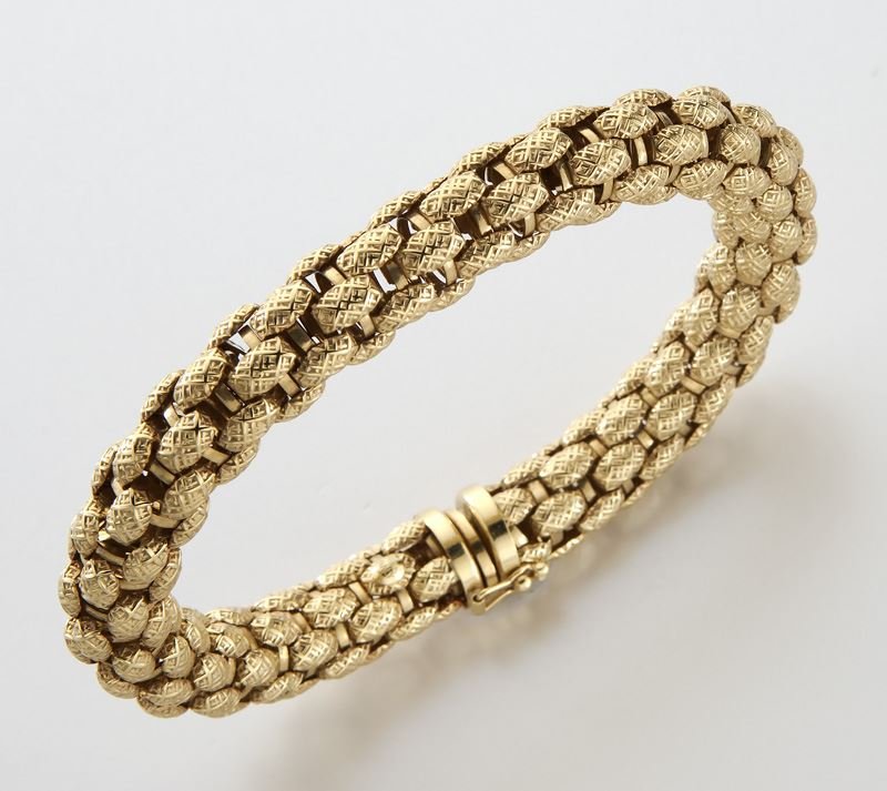 Italian 18K gold bracelet.