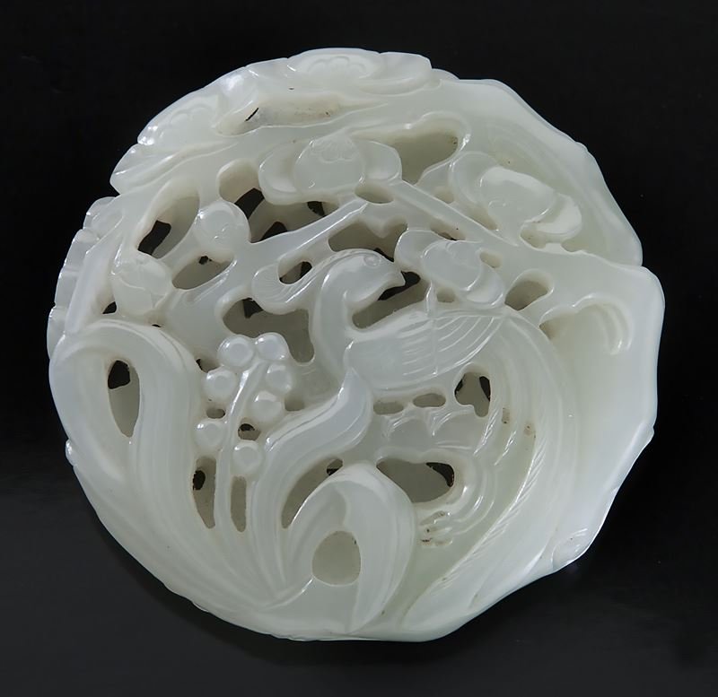 Chinese Qing carved jade pendant (1 of 2)